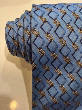 Burberry London Silk Tie Blue Geometric Chain Pattern Made in London Designer